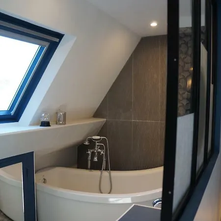 L'ecrin De L'ocean, 80 Metres De La Mer. Bed and breakfast